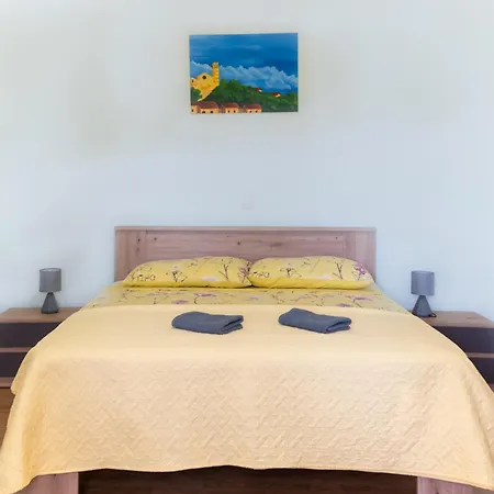 Niki Apartment
