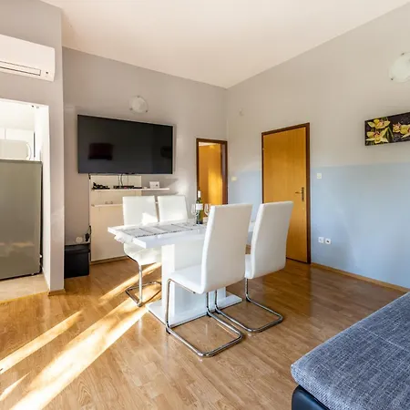 Apartment Niki *