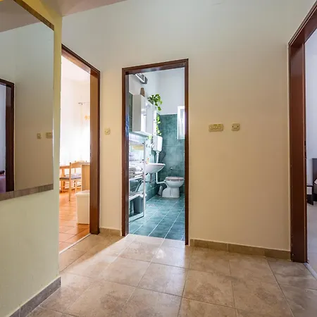 Niki Apartment