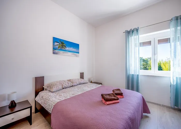 Niki Apartment *