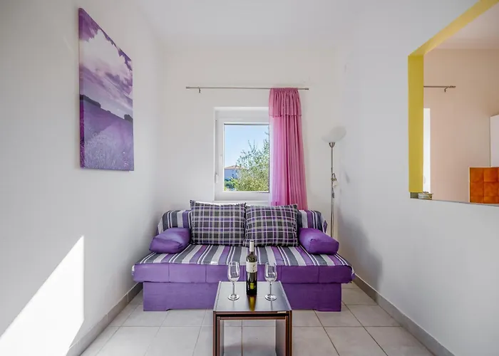 Niki Apartment